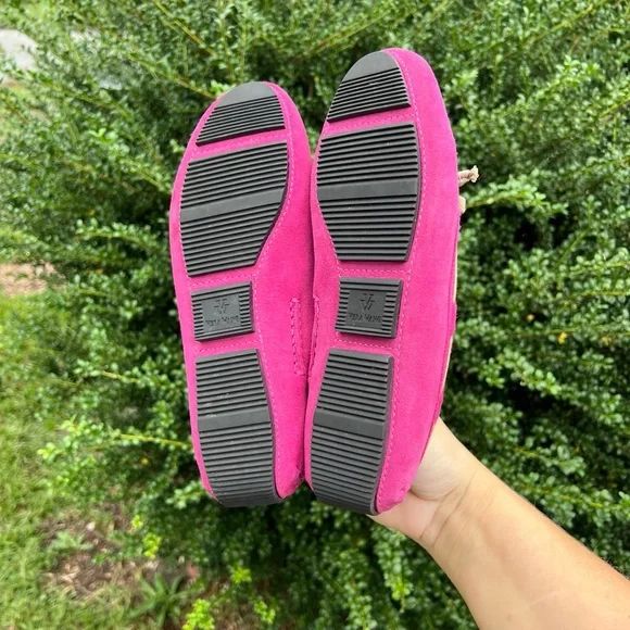 Vera Wang Fuchsia Pink Suede Loafers Slip On Shoes Women Size 6 M, Made in Italy - Picture 11 of 14